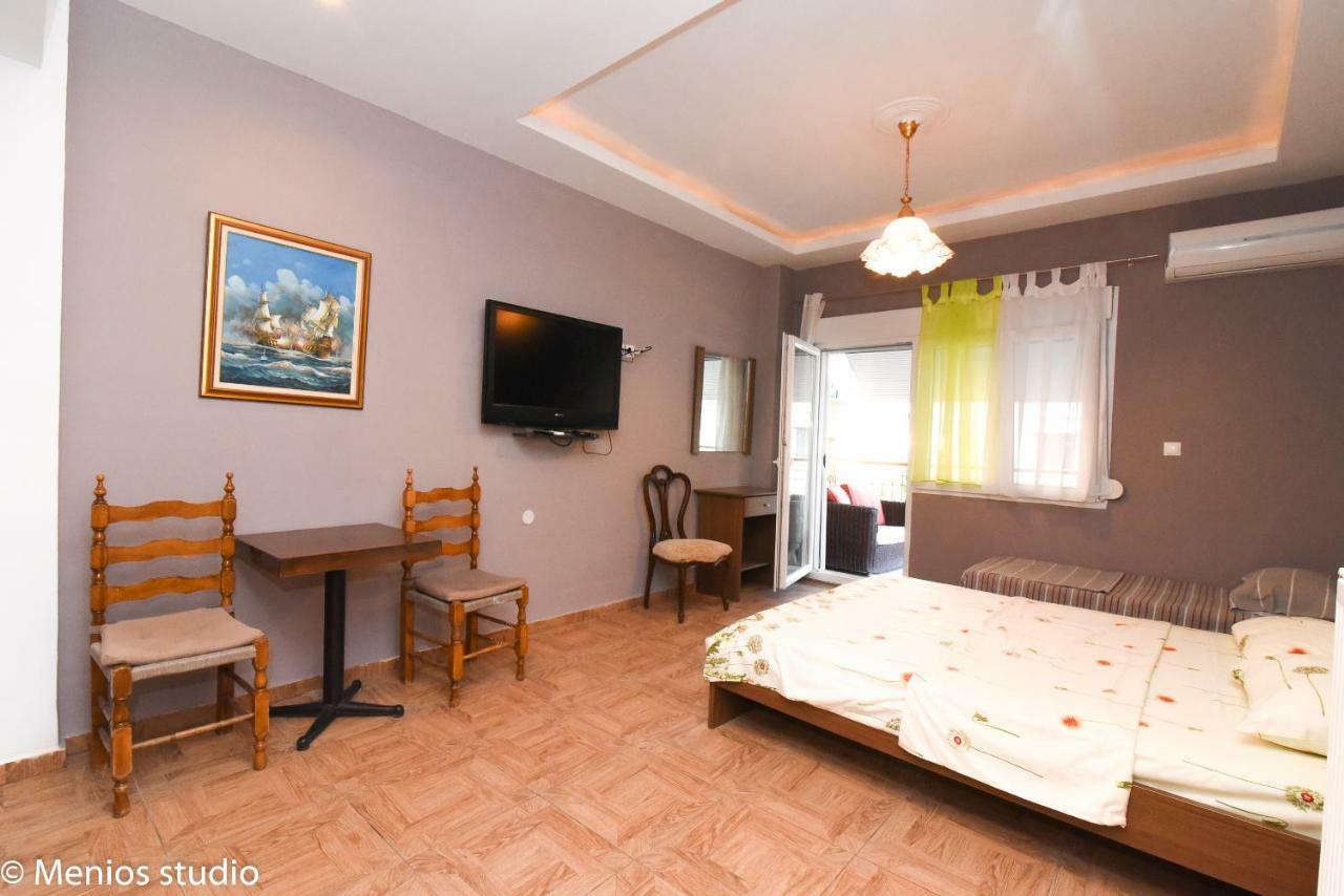 Menios Apartments And Studios Nea Kallikrateia 外观 照片