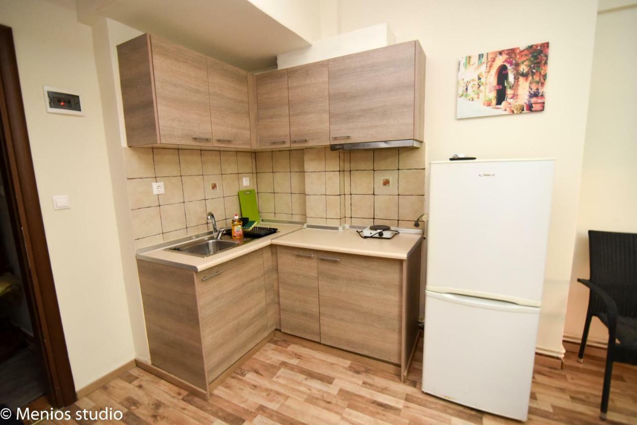 Menios Apartments And Studios Nea Kallikrateia 外观 照片
