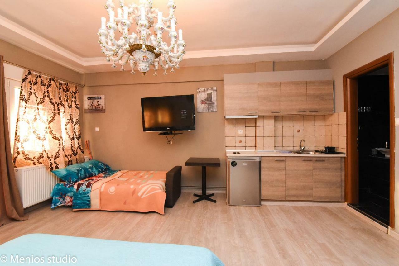 Menios Apartments And Studios Nea Kallikrateia 外观 照片