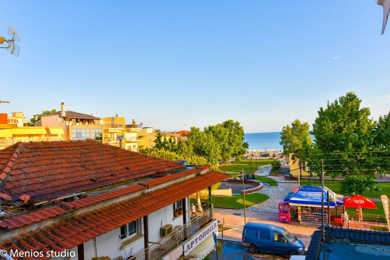 Menios Apartments And Studios Nea Kallikrateia 外观 照片