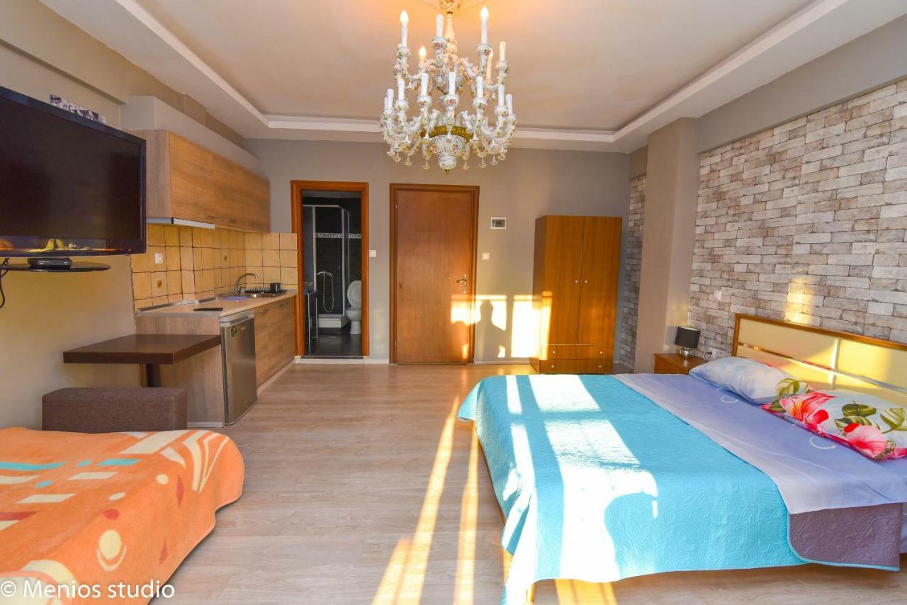Menios Apartments And Studios Nea Kallikrateia 外观 照片